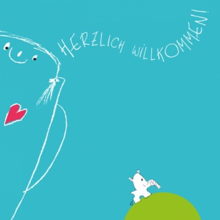 Kinderzeichnung, weiß auf Blau, aufschrift Herzlich willkommen Grundschulgestaltung, Kinderzeichnungen, weiß auf Blau